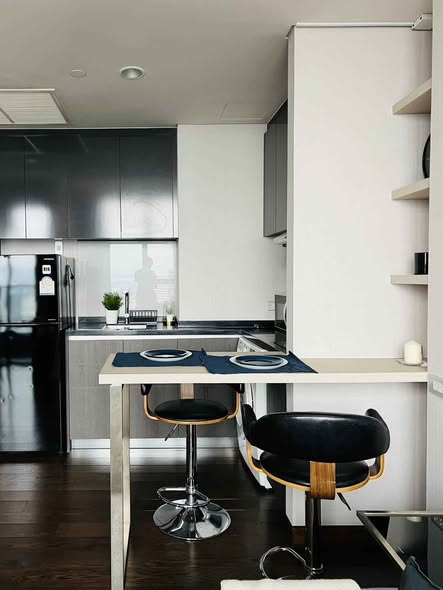 kitchen of The Lumpini 24