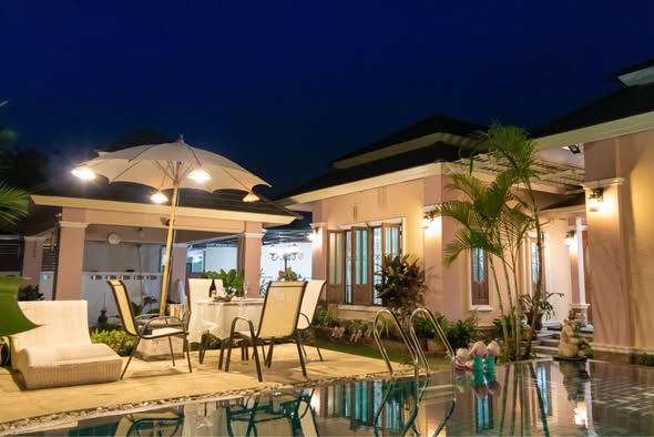 pool of The M Pool Villas Bangkok – Ekkamai
