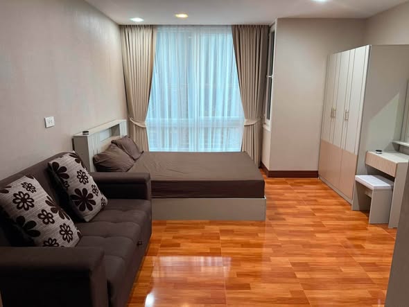 bedroom of The Metropolis Samrong