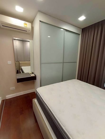 bedroom and room interior of The Metropolis Samrong