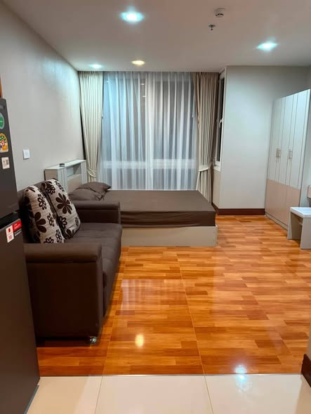 bedroom and room interior of The Metropolis Samrong
