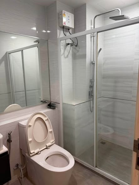 room interior and bathroom of The Metropolis Samrong