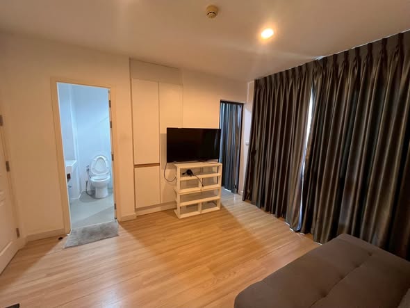 bedroom and room interior of The Nest Sukhumvit 22