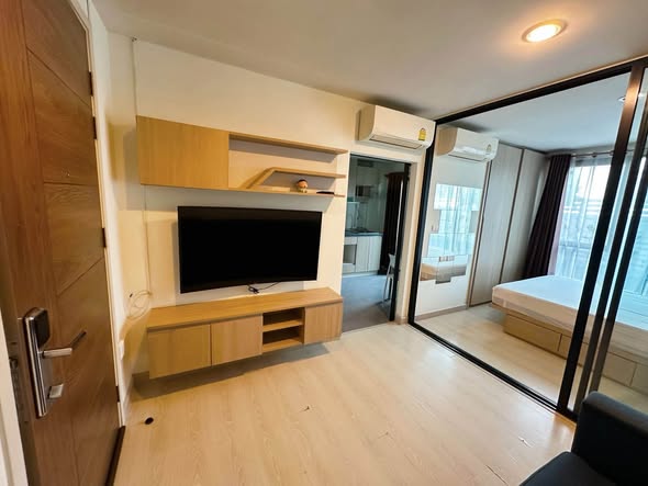 bedroom and room interior of The Niche Mono Sukhumvit 50