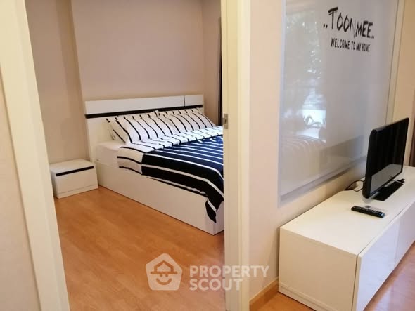 bedroom and room interior of The Parkland Phetkasem 56