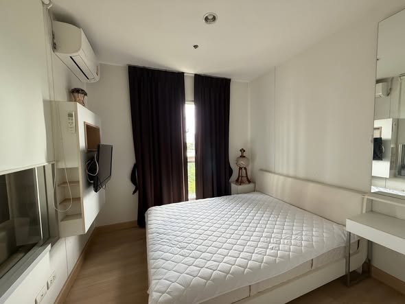 bedroom of The Parkland Srinakarin Lakeside