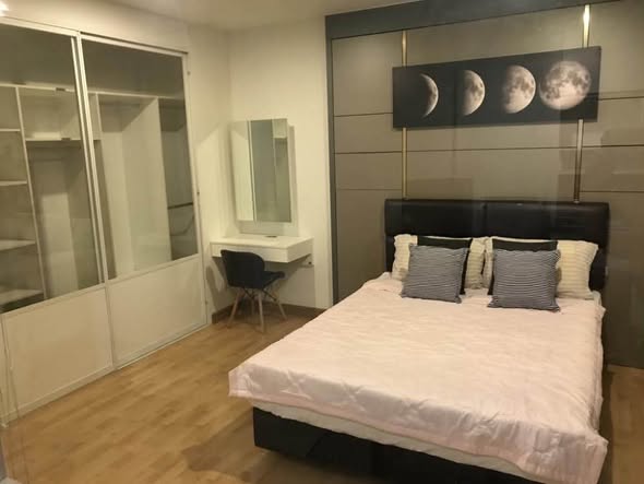 bedroom and room interior of The Parkland Taksin -Tha Phra