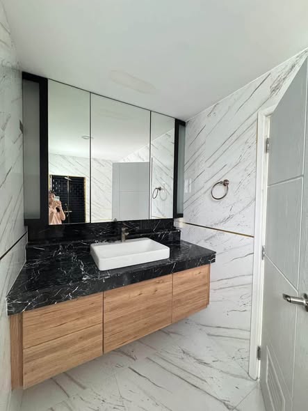 bathroom of The PLANT ESTIQUE