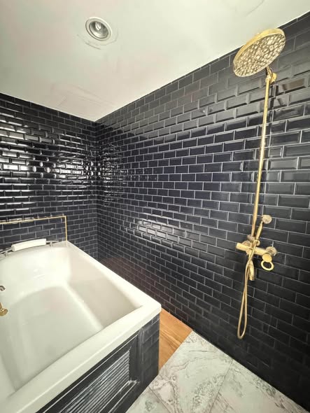bathroom of The PLANT ESTIQUE