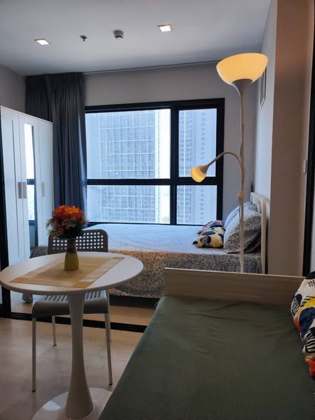 bedroom of The Politan Rive