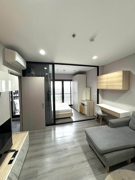 bedroom and room interior of The Politan Rive