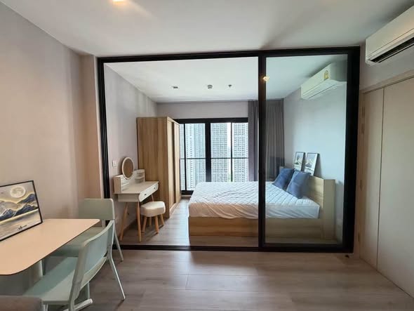 bedroom and room interior of The Politan Rive