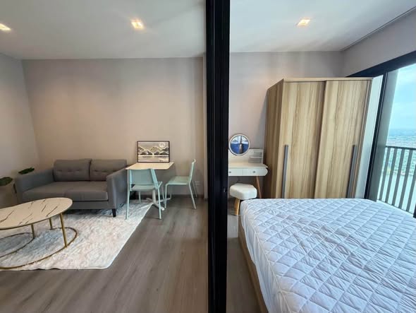 bedroom and room interior of The Politan Rive