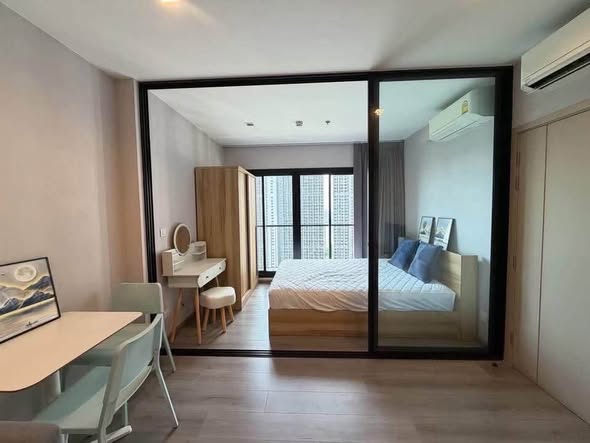 bedroom and room interior of The Politan Rive