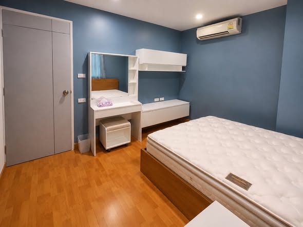 bedroom of The President Condo Sukhumvit 81