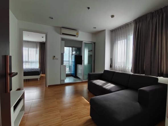 bedroom and living room of The President Sathon-Ratchaphruek 3