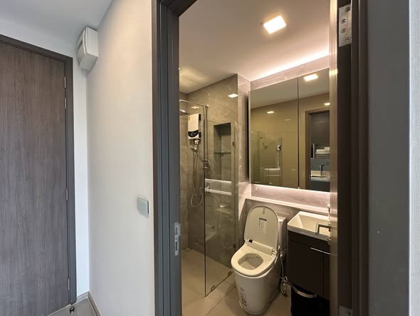 room interior and bathroom of The Privacy Jatujak