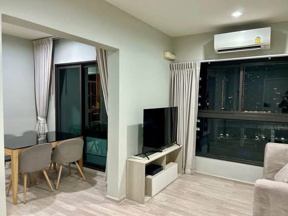 living room and bedroom of The Privacy Rama 9