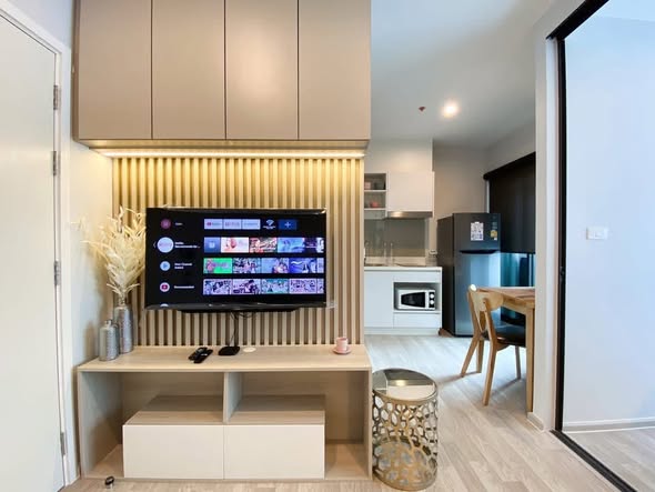 living room and room interior of The Privacy Rama 9