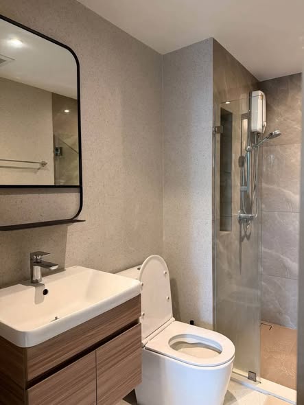 bathroom of The Privacy S101