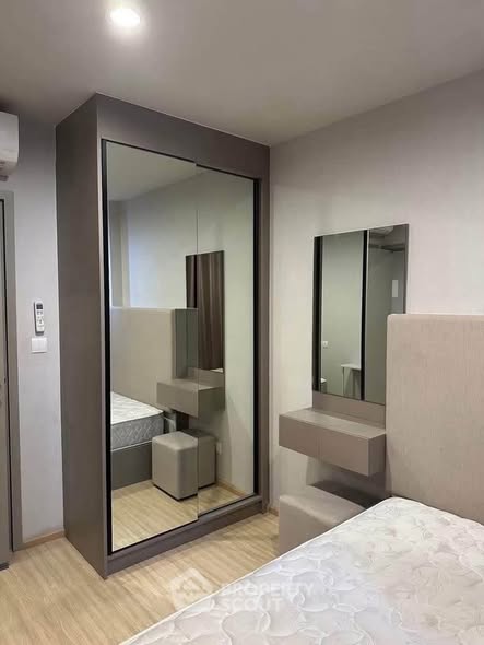 bedroom and room interior and bathroom of The Privacy Tha Phra Interchange