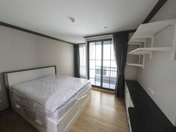 bedroom of The Reserve Kasemsan 3