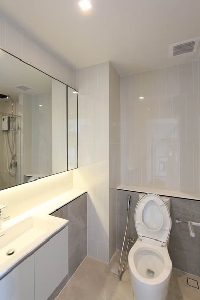 bathroom of The Reserve Phahol-Pradipat
