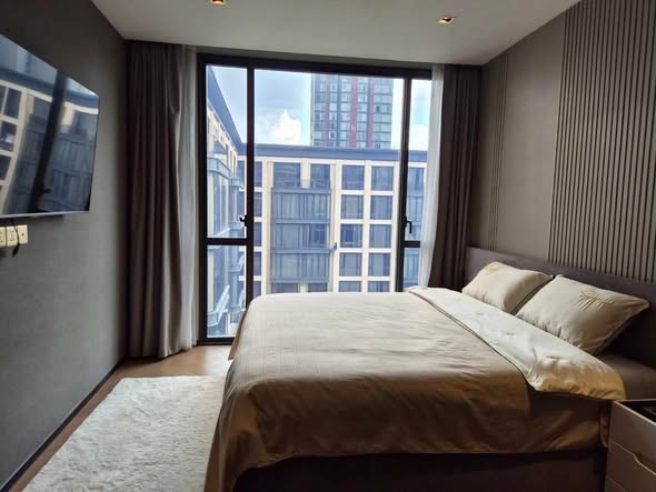 bedroom and room interior of The Reserve Sukhumvit 61