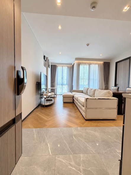 living room and room interior of The Reserve Sukhumvit 61