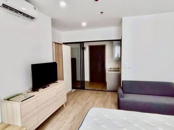 bedroom of The Rich Rama 9 – Srinagarindra