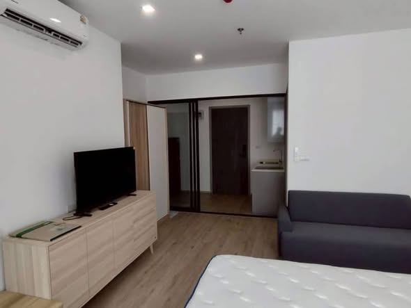 bedroom of The Rich Rama 9 – Srinagarindra