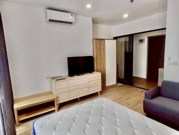 bedroom of The Rich Rama 9 – Srinagarindra
