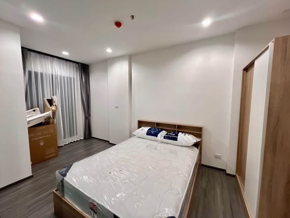 bedroom of The Rich Sathon-Taksin