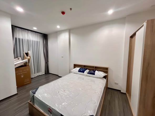 bedroom of The Rich Sathon-Taksin