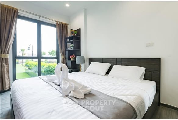 bedroom of The Rich Sathon-Taksin