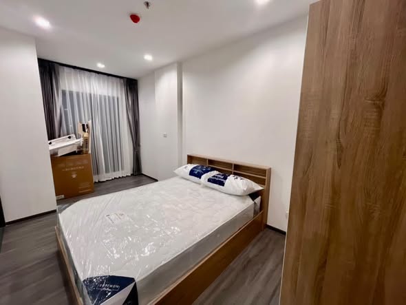 bedroom of The Rich Sathon-Taksin