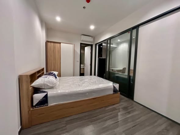 bedroom and room interior of The Rich Sathon-Taksin