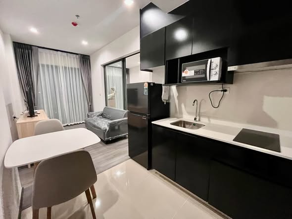 The Rich Sathon-Taksin