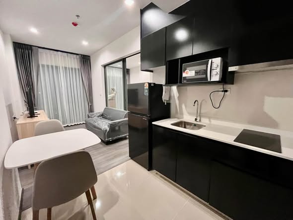 The Rich Sathon-Taksin