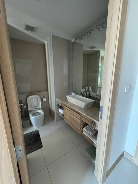 bathroom of The Riviera Wongamat Beach : เดอะ ริเวียร่า วงศ์อมาตย์ บีช