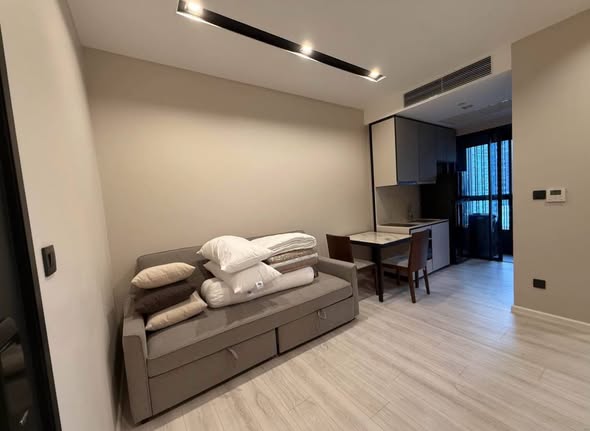 bedroom of The Room Phaya Thai