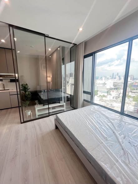 bedroom and room interior of The Room Phaya Thai