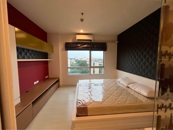 bedroom of The Room Ratchada-Ladprao