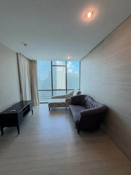 living room of The Room Sukhumvit 21