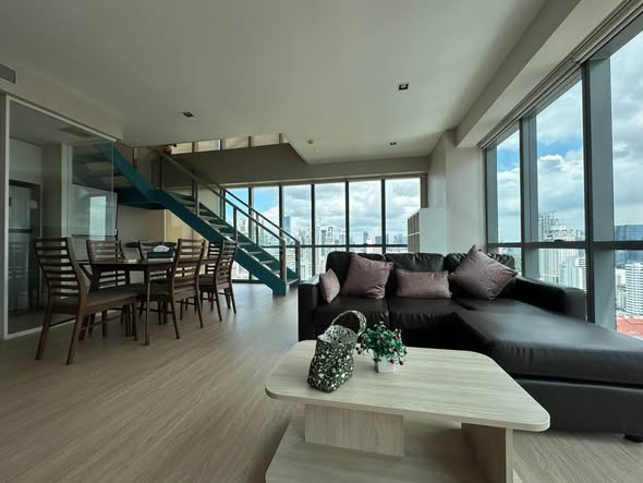 living room of The Room Sukhumvit 21