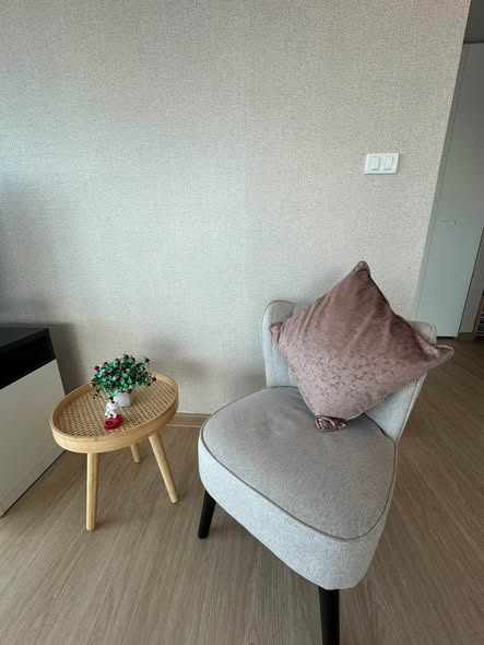 living room of The Room Sukhumvit 21