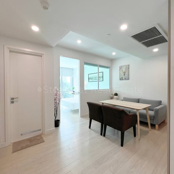 room interior of The Room Sukhumvit 21