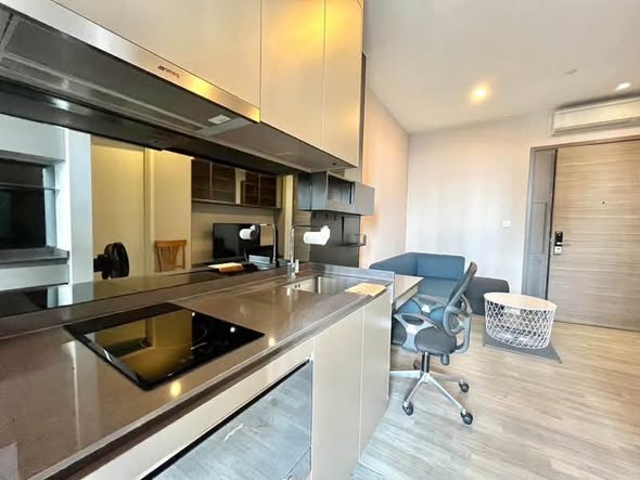 kitchen of The Room Sukhumvit 69