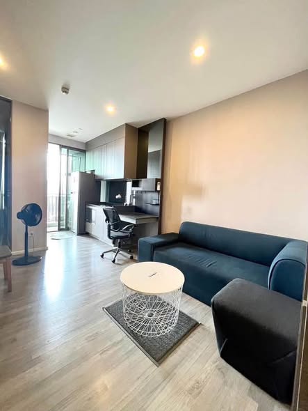 living room of The Room Sukhumvit 69