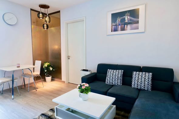 living room of The Room Sukhumvit 69